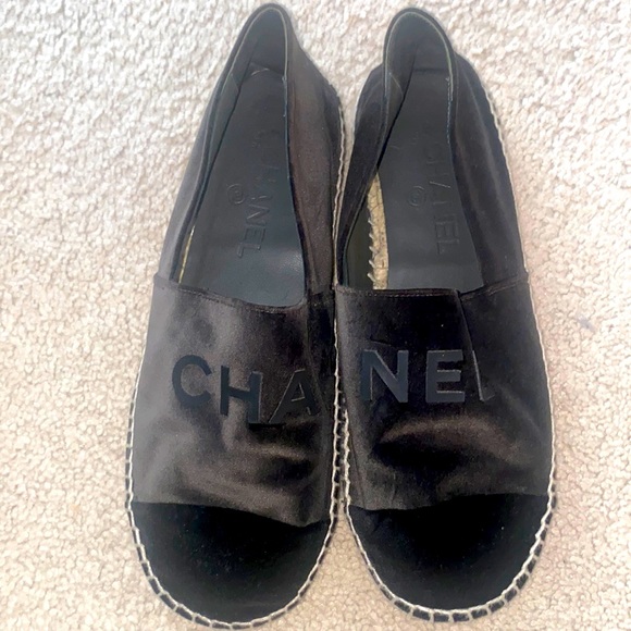 CHANEL logo velvet espadrilles/flats - Picture 1 of 3
